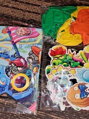 new PLANTS VS ZOMBIES game BIRTHDAY PARTY SUPPLIES LOT banner balloons toppers
